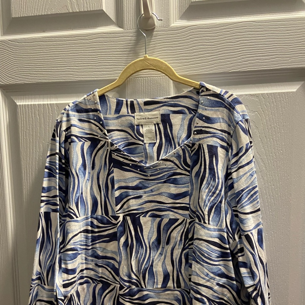 Alfred Dunner Navy and White Abstract Long Sleeve Top